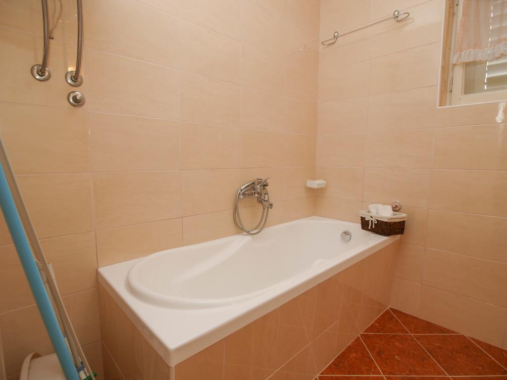 Apartments And Rooms Villa Dona ماكارسكا المظهر الخارجي الصورة