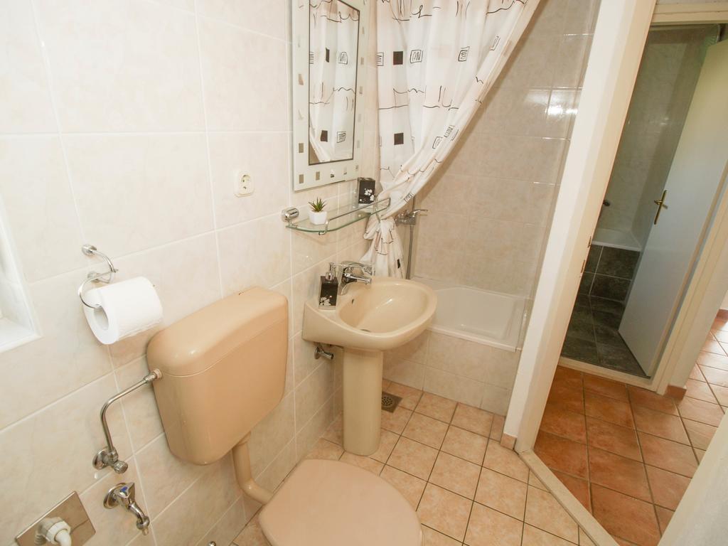 Apartments And Rooms Villa Dona ماكارسكا المظهر الخارجي الصورة